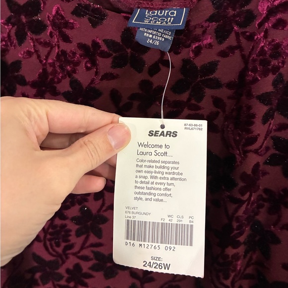 Laura Scott burgundy velvet floral tank top - Picture 3 of 6